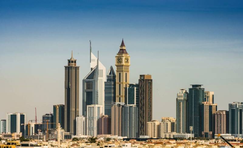 Dubai de Plata 25-26
